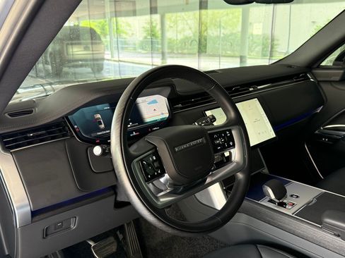Certified 2025 Land Rover Range Rover SE AWD/4WD image 4