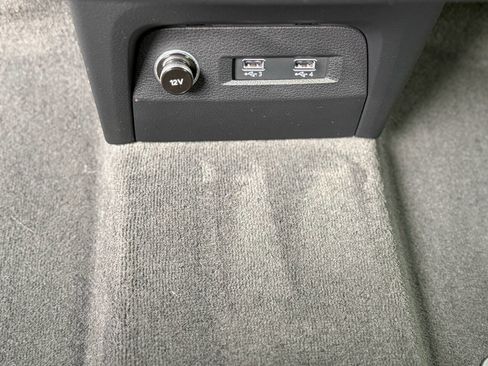 Used 2019 Audi e-tron Premium Plus image 33