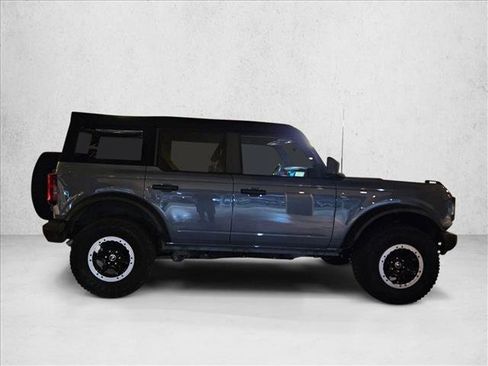 Used 2023 Ford Bronco Black Diamond w/ Sasquatch Package image 4
