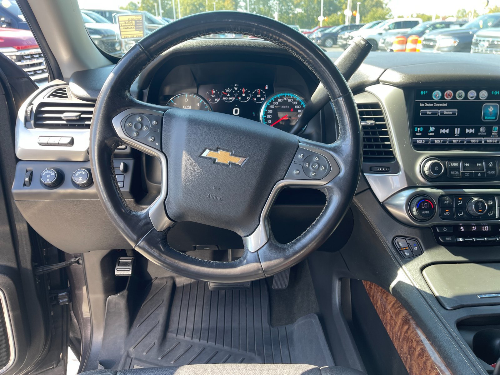 Used 2018 Chevrolet Suburban Premier AWD/4WD image 17