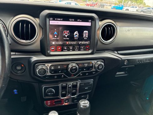 Used 2019 Jeep Wrangler Unlimited Rubicon AWD/4WD image 14