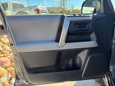 Used 2012 Toyota 4Runner SR5 image 14