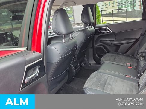 Used 2024 Mitsubishi Outlander SE AWD/4WD image 9
