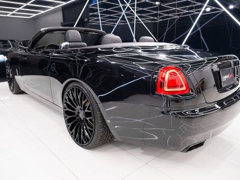 Used 2016 Rolls-Royce Dawn image 19