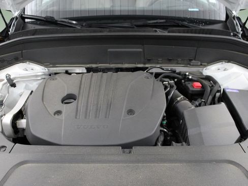 Used 2025 Volvo XC90 B5 Ultra AWD/4WD image 48
