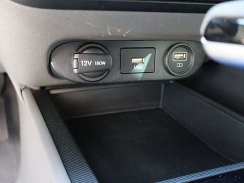 Used 2023 Hyundai Elantra SE FWD image 34