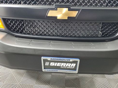 New 2026 Chevrolet Express 2500 image 10