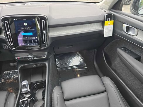 Used 2026 Volvo XC40 B5 Plus w/ Protection Package Premier AWD/4WD image 18