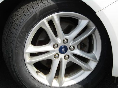 Used 2018 Ford Fusion SE FWD image 5