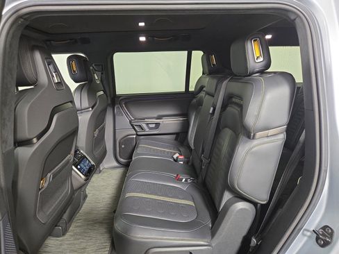 Used 2024 Rivian R1S Adventure AWD/4WD image 21