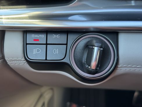 Certified 2023 Porsche Panamera 4 image 33