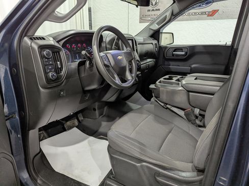 Used 2020 Chevrolet Silverado 1500 Custom w/ Custom Value Package image 14