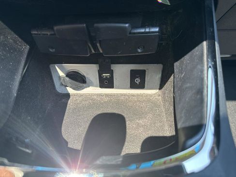 Used 2018 Toyota Avalon XLE Premium image 25