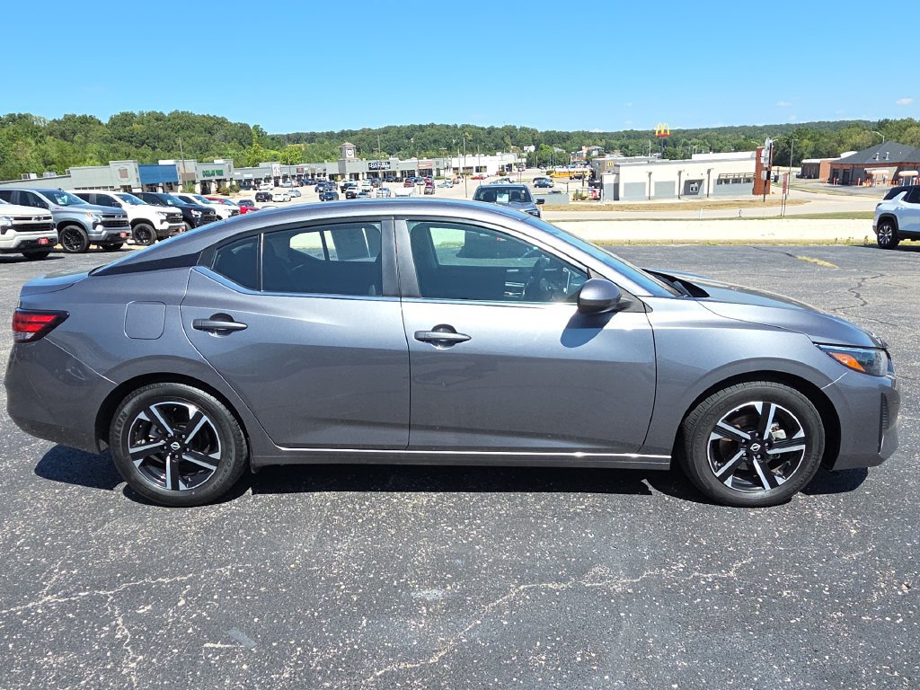Used 2024 Nissan Sentra SV FWD image 9