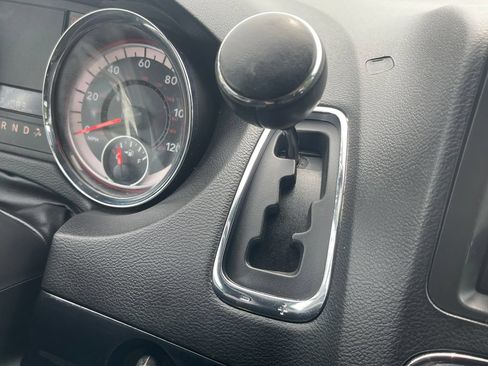 Used 2018 Dodge Grand Caravan SE FWD image 29