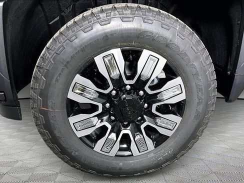 New 2026 GMC Sierra 2500 Denali w/ Denali Reserve Package AWD/4WD image 13
