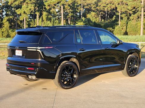 New 2026 Chevrolet Traverse RS w/ LPO, Floor Liner Package image 3