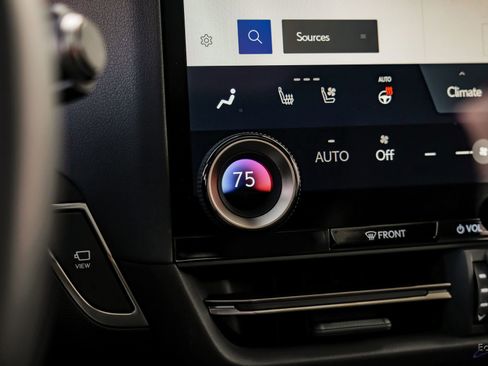 Used 2025 Lexus GX 550 w/ Accessory Package (Z1) image 68