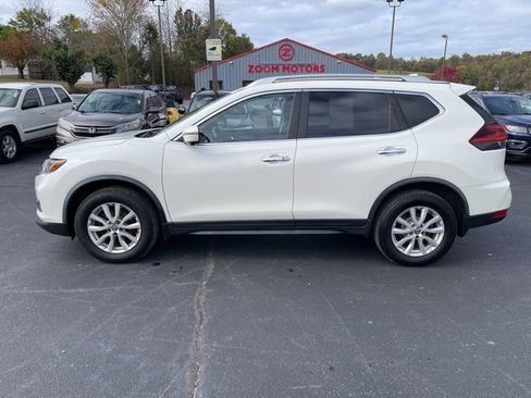 Used 2018 Nissan Rogue SV w/ Premium Package image 5