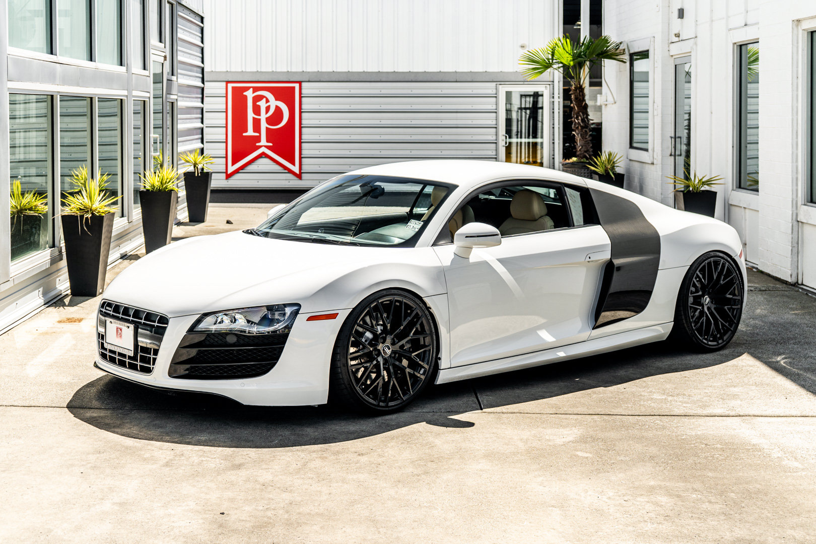 Used 2010 Audi R8 V10 AWD/4WD image 2