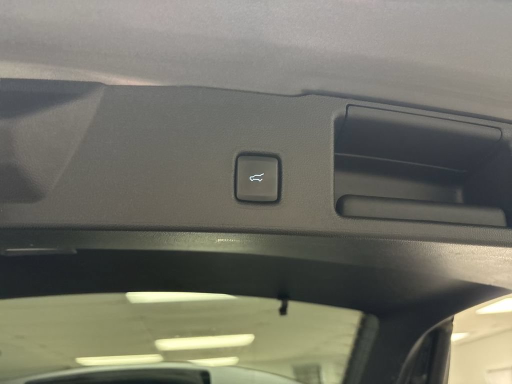 Used 2025 Ford Escape Platinum AWD/4WD image 26