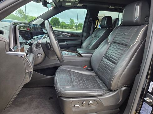 Used 2022 Cadillac Escalade Sport Platinum image 16