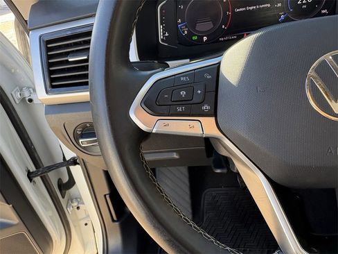 Used 2023 Volkswagen Atlas SE image 17