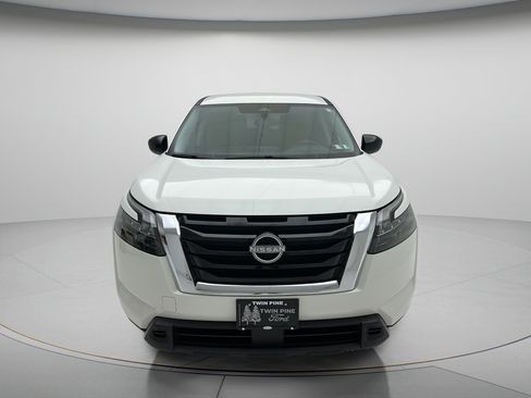 Used 2024 Nissan Pathfinder S AWD/4WD image 2