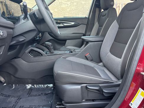 Used 2025 Chevrolet TrailBlazer LT image 24