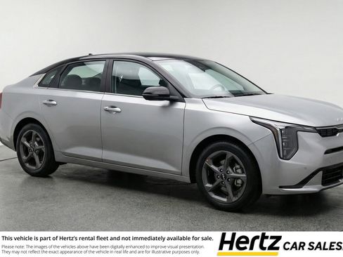 Used 2025 Kia K4 LXS image 1