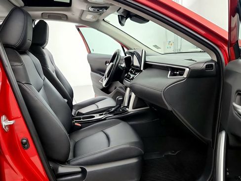 Certified 2023 Toyota Corolla Cross XLE w/ Convenience Package AWD/4WD image 33
