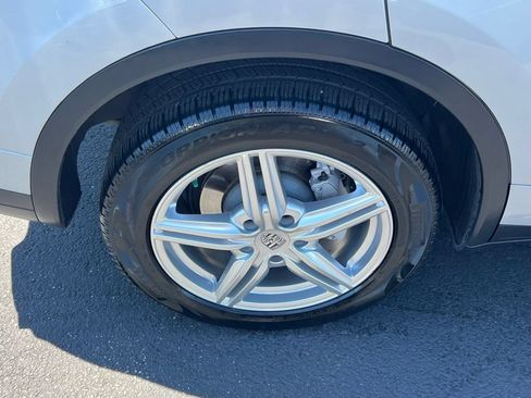 Used 2017 Porsche Cayenne S AWD/4WD image 6
