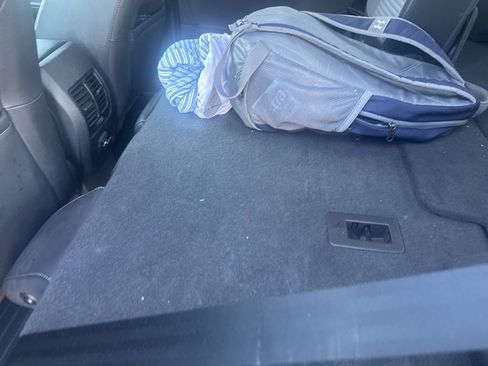 Used 2019 Ford Escape SE image 11