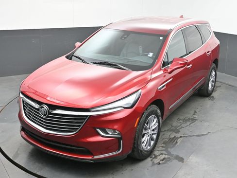 Used 2024 Buick Enclave Premium image 32