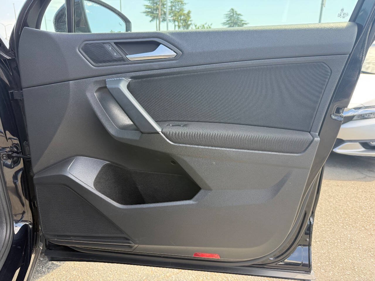 Used 2019 Volkswagen Tiguan S w/ Driver Assistance Package FWD image 15