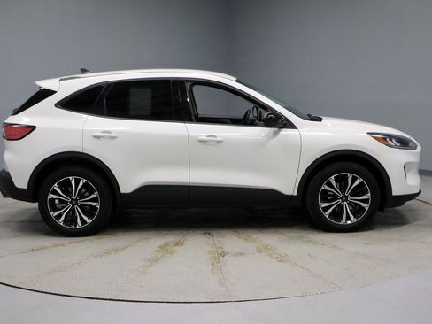 Certified 2022 Ford Escape SE w/ SE Sport Appearance Package image 12