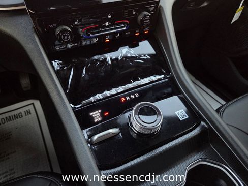 New 2025 Jeep Grand Cherokee Limited image 31