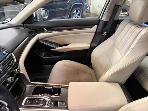 Used 2022 Honda Accord Touring image 32