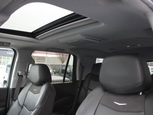 Used 2019 Cadillac Escalade Luxury image 22