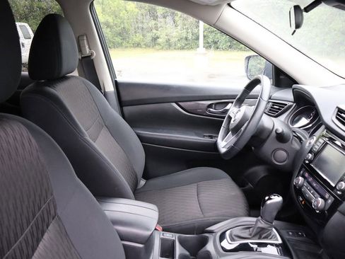 Used 2019 Nissan Rogue SV w/ Premium Package AWD/4WD image 31