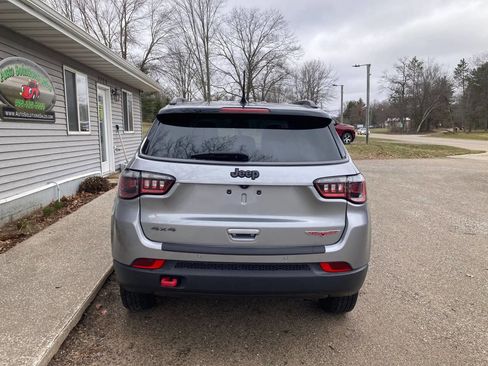 Used 2021 Jeep Compass Trailhawk image 5