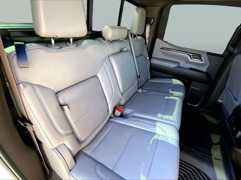 Used 2024 Chevrolet Silverado 1500 LT Trail Boss w/ Convenience Package II AWD/4WD image 18