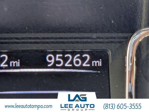 Used 2018 Nissan Titan SL image 27