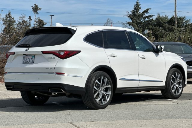 Used 2023 Acura MDX w/ Technology Package AWD/4WD image 4