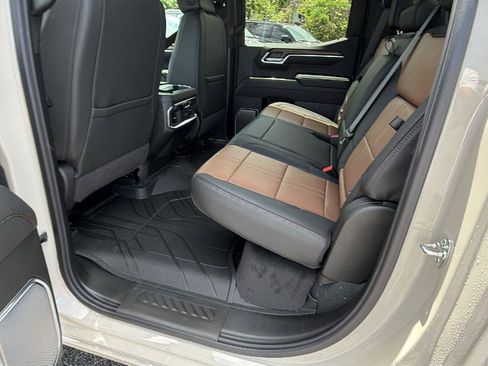 New 2026 Chevrolet Silverado 1500 High Country AWD/4WD image 17