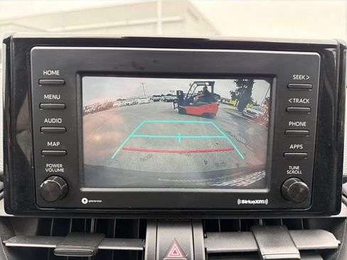 Used 2021 Toyota RAV4 XLE AWD/4WD image 13