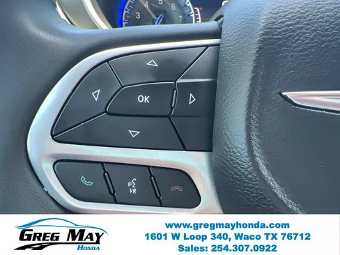 Used 2022 Chrysler Pacifica Touring-L FWD image 27