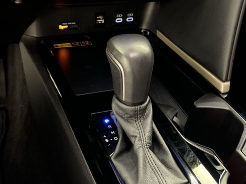 Used 2025 Toyota Camry XSE FWD image 23