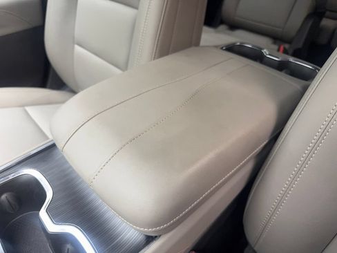 Used 2026 GMC Acadia Elevation w/ Elevation Premium Package FWD image 72