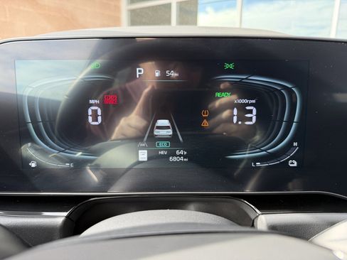 Used 2024 Kia Niro EX w/ EX Cold Weather Package image 17